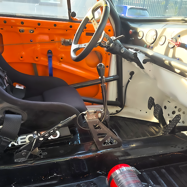 Aktueller CAE Shifter in Schwarz für den Mini im Mini eingebaut.
